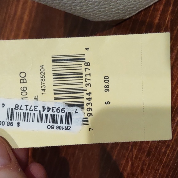 Dooney & Bourke Bone Leather Wallet, Nwt - Picture 5 of 5